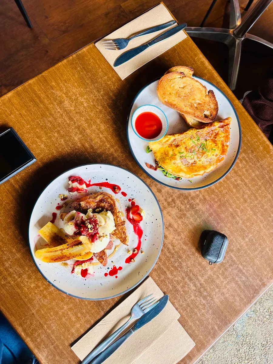 Chilli Scramble Croissant
