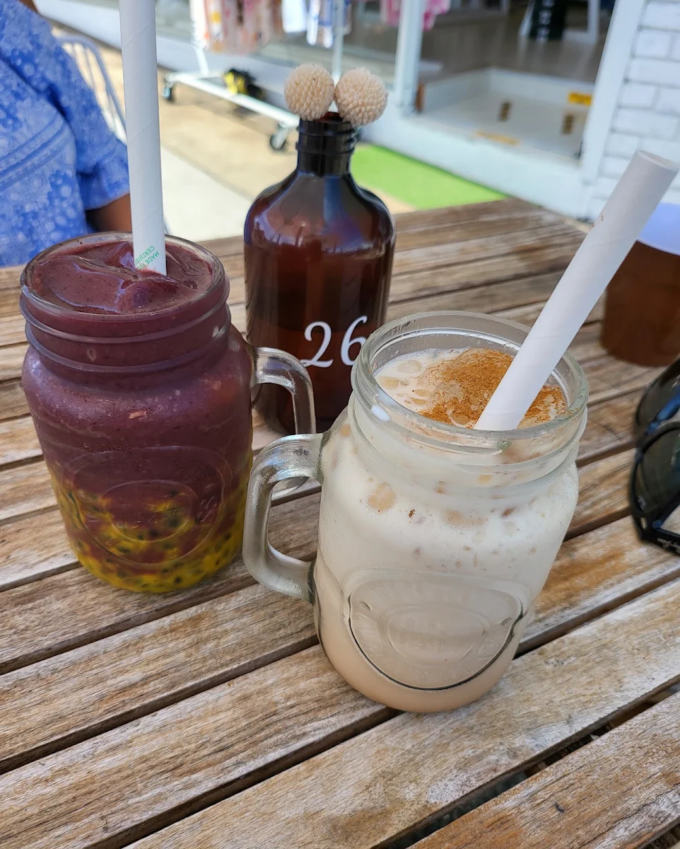 Acai Smoothie and Iced Chai