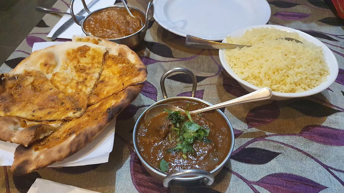Paya with 1 Plain Naan