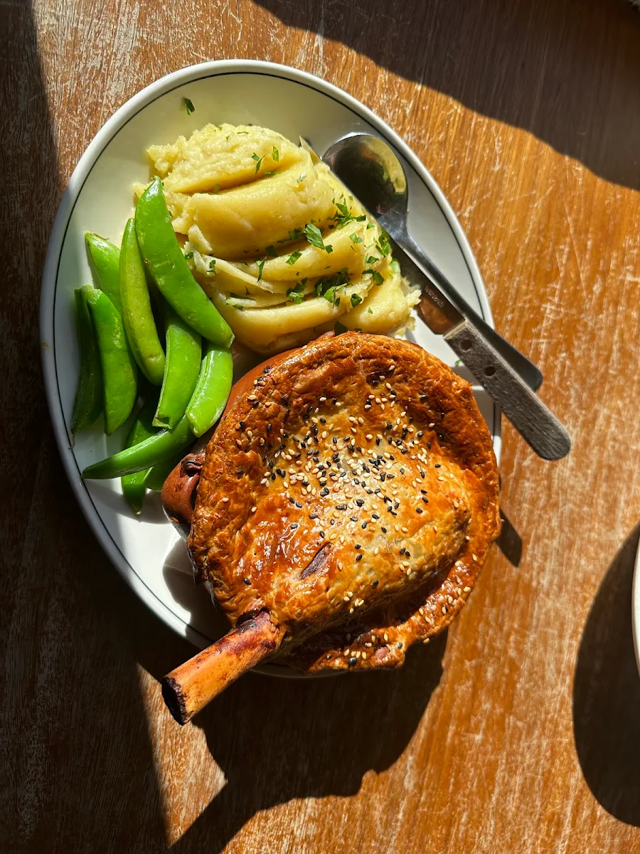 Highlights, Ascot Vale Hotel