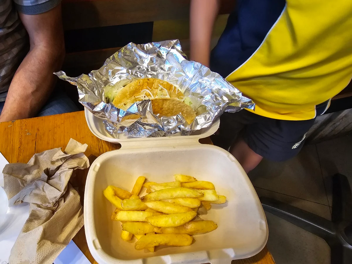 Fries, Guzman y Gomez - Cockburn