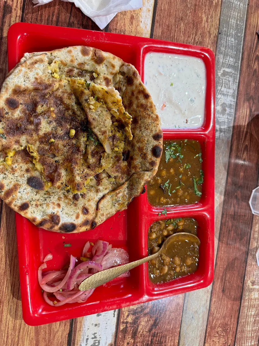 Amritsari Kulcha With Chole