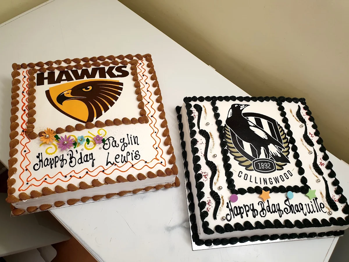 Highlights, Ollies Cake House