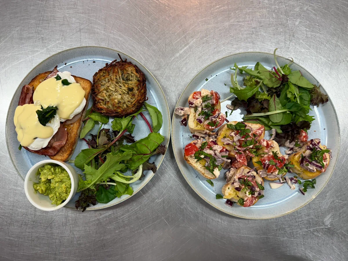 Highlights, Yolandas Cafe