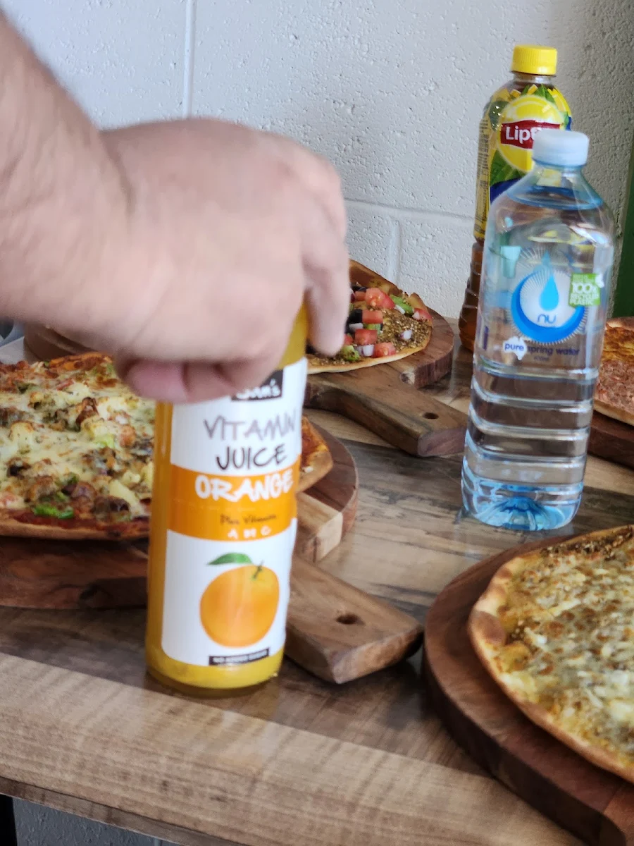 Highlights, Manoosh Bar Cafe