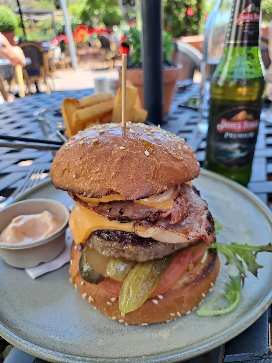 Cheese Burger Deluxe