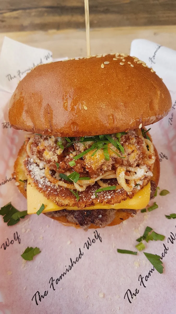 New Burger, The Famished Wolf Braeside