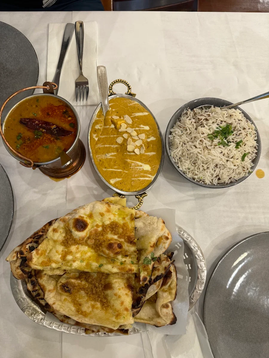 Garlic Naan with Chicken Tikka Masala