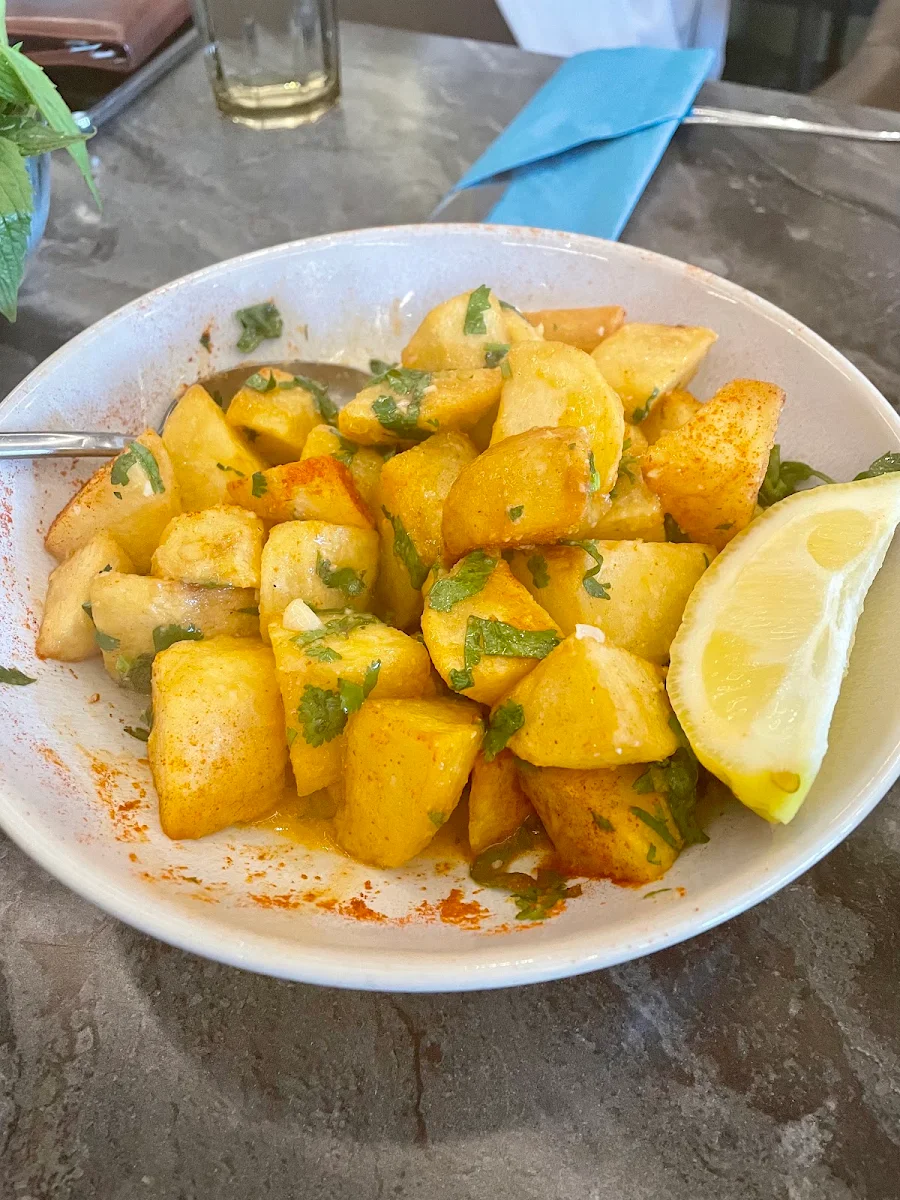 Batata Harrah, Lazeez Lebanese Cuisine
