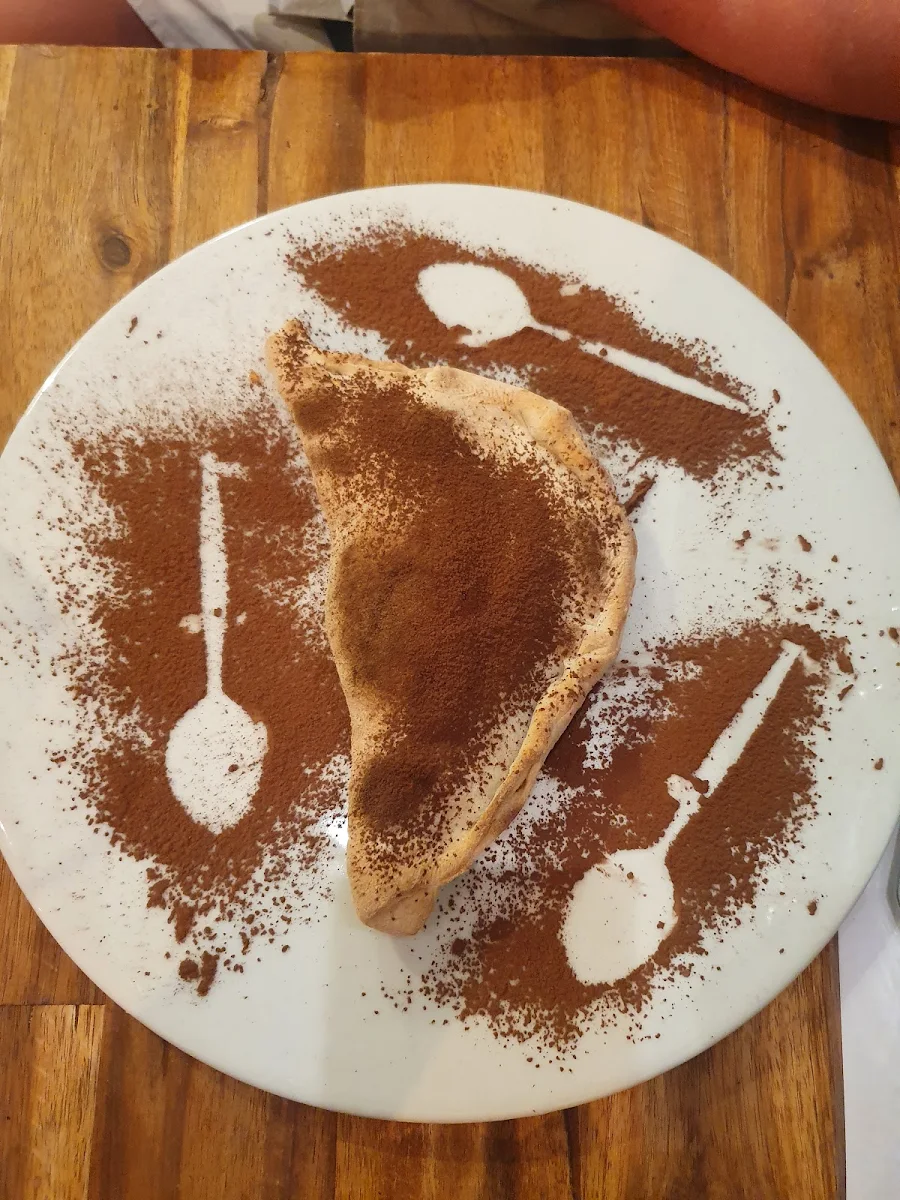 Nutella Calzone, Il Buco Cafe & Pizzeria