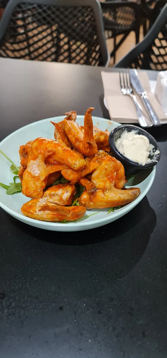 Buffalo Wings, The White Lion Hotel
