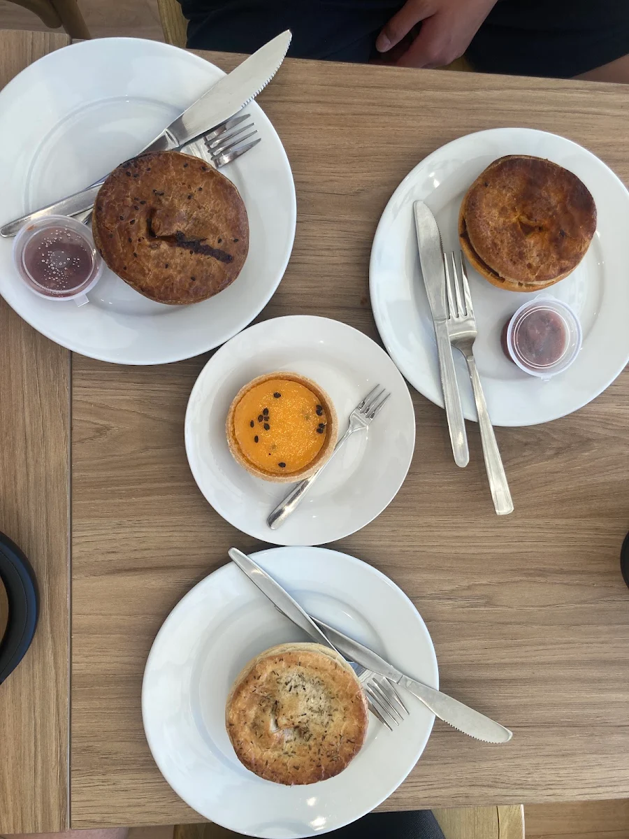 Highlights, Miss Amelie Gourmet