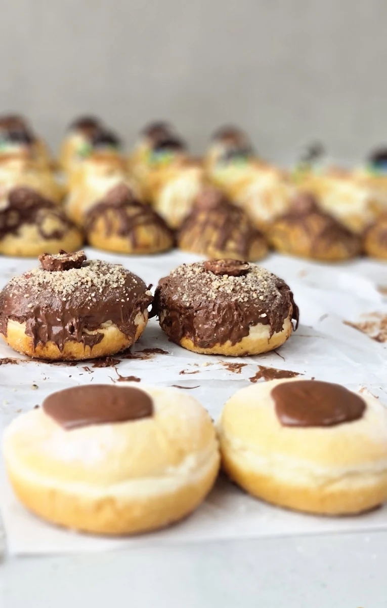 Donuts, College Dropout Burgers (Ivanhoe)