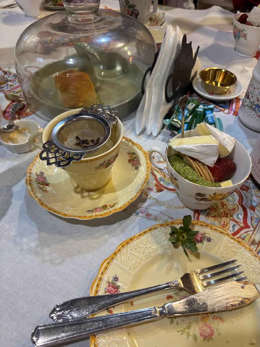 Highlights, Three of Cups Teahouse