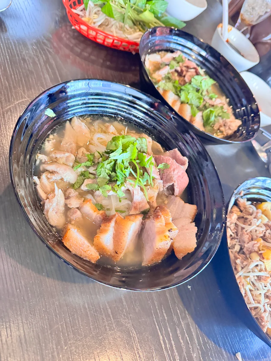 Highlights, Pho Siam
