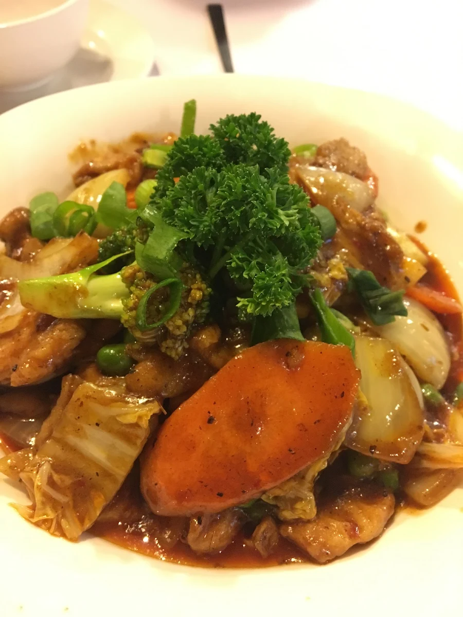 Highlights, Golden Dragon Chinese Restaurant