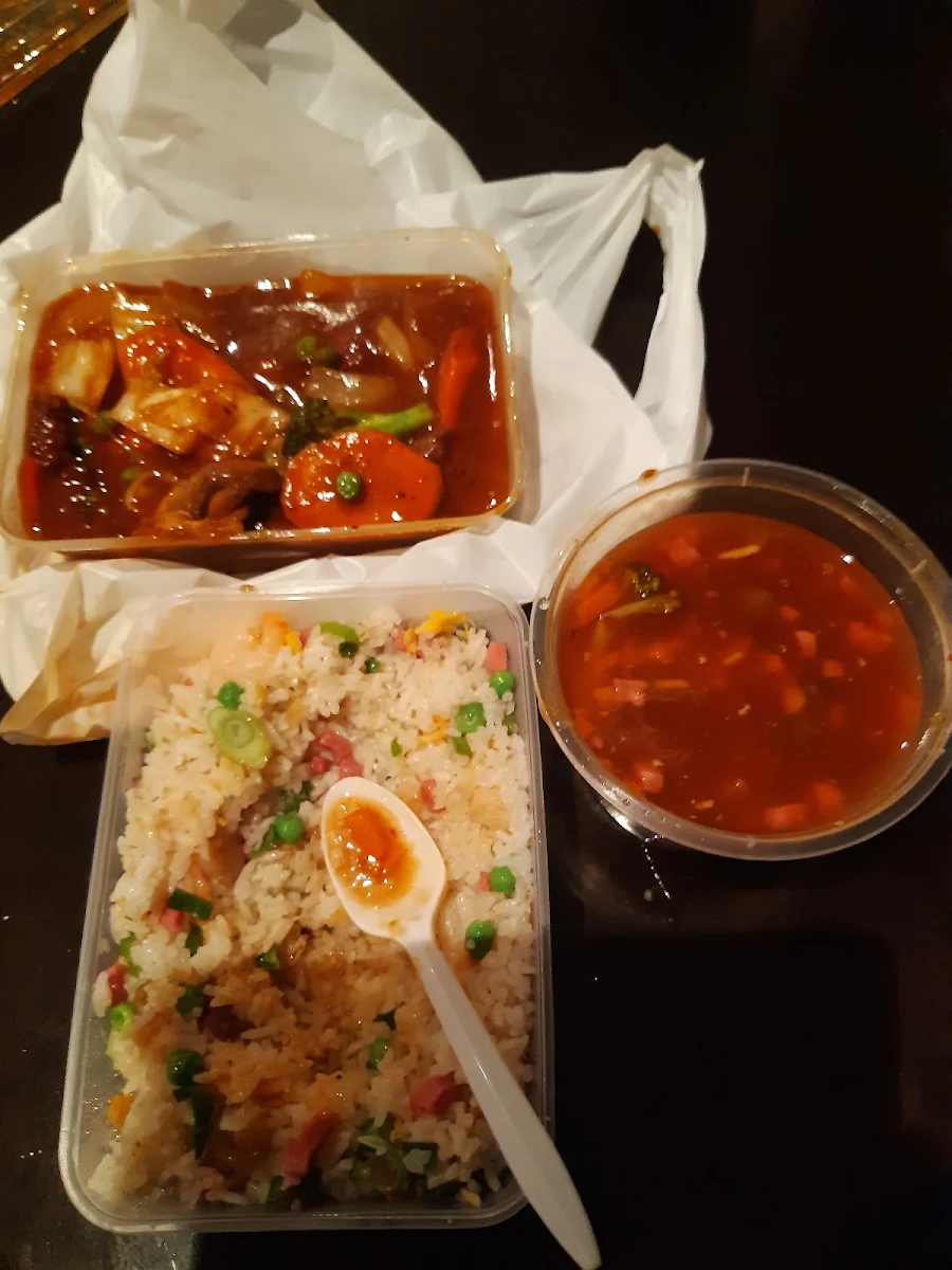 Highlights, Golden Dragon Chinese Restaurant