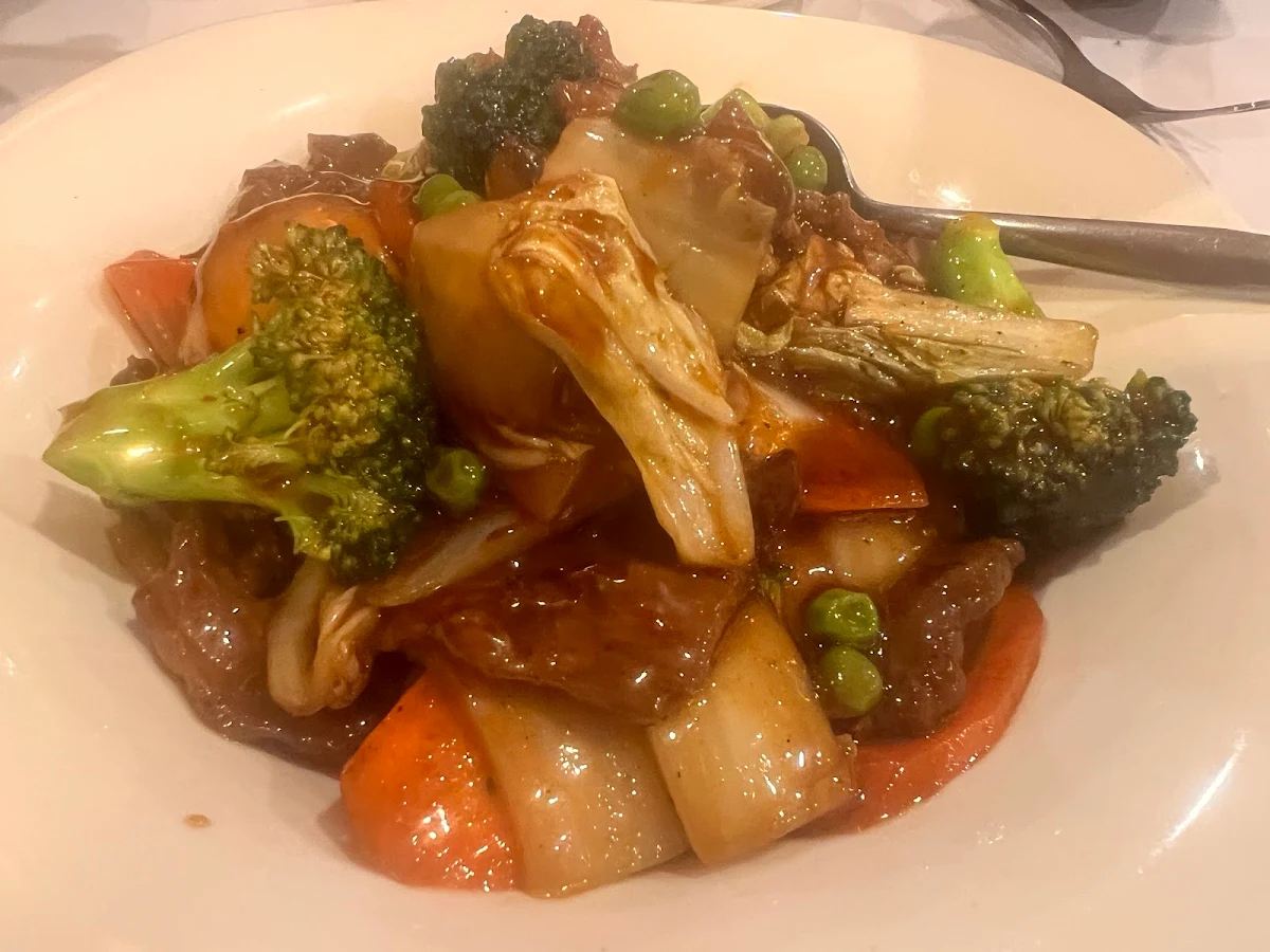 Highlights, Golden Dragon Chinese Restaurant