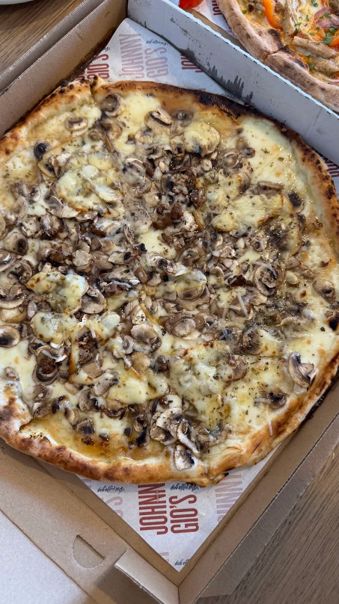 Highlights, Johnny Gio's Pizza Dee Why