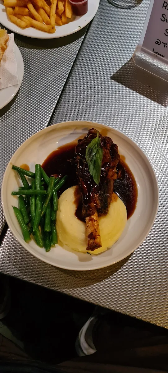 Lamb Shank, The Winston