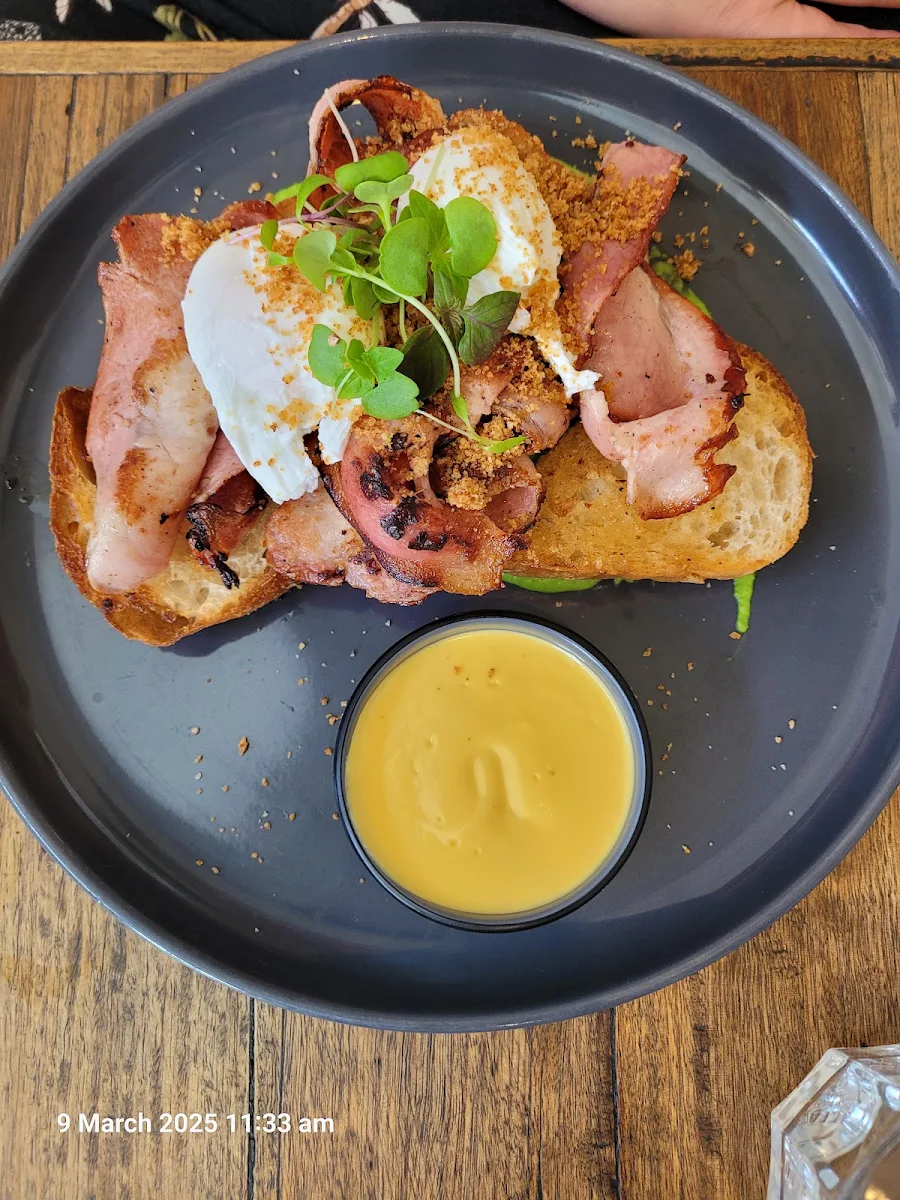 Eggs Benedict