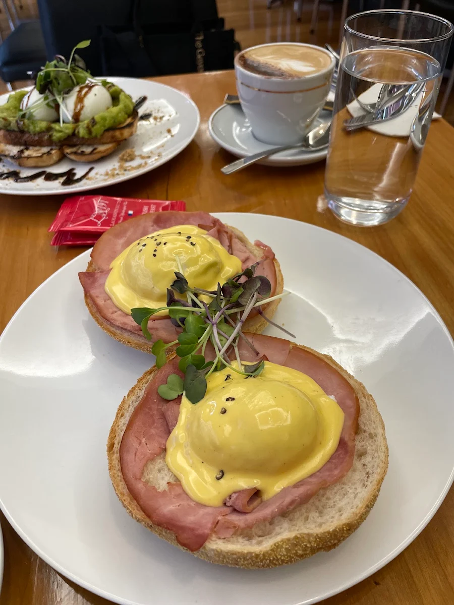 English Muffin with Barossa Smoked Ham