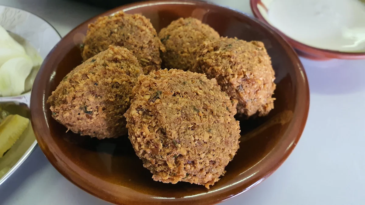 Highlights, Jamals Falafel & BJ's Burgers