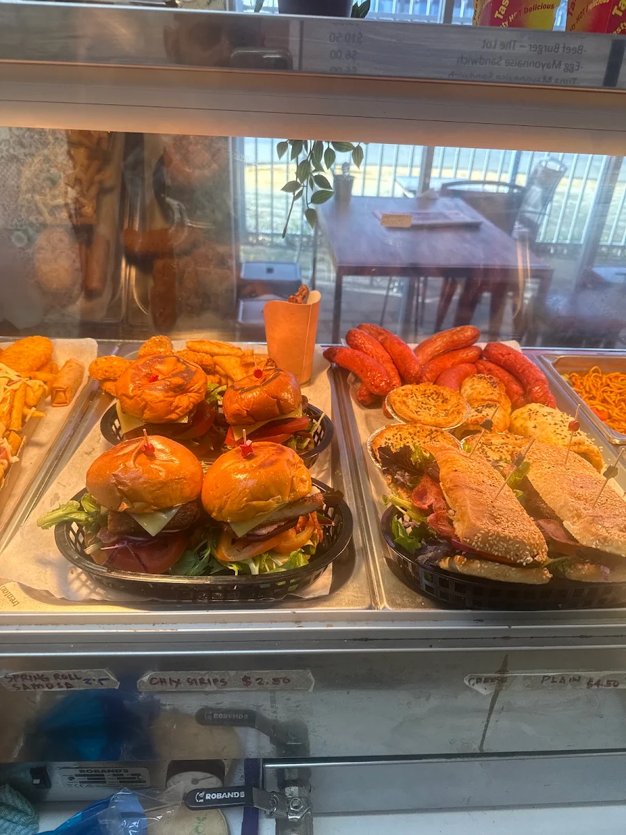 Highlights, The Roundabout Lunch Bar & Cafe
