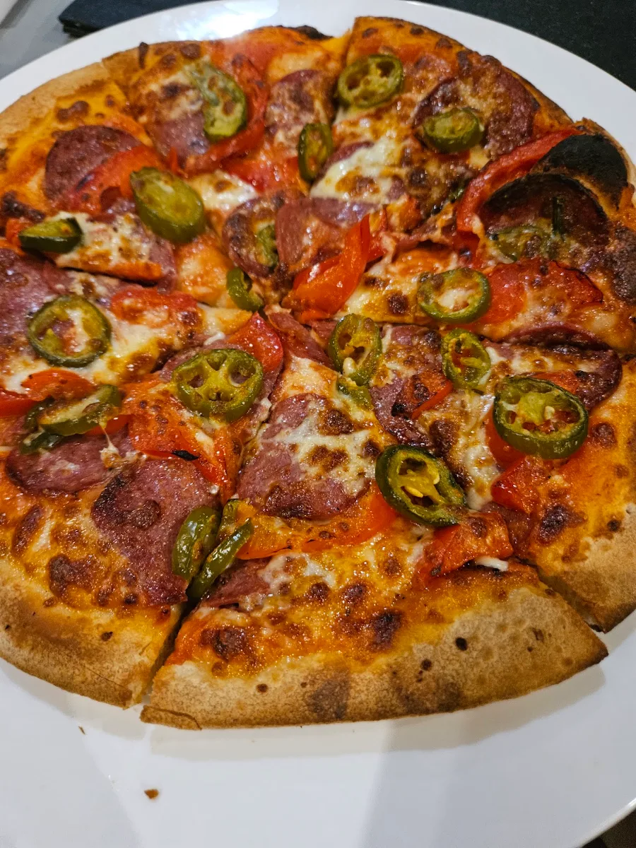 Calabrese Pizza, Luna Rossa Italian Restaurant