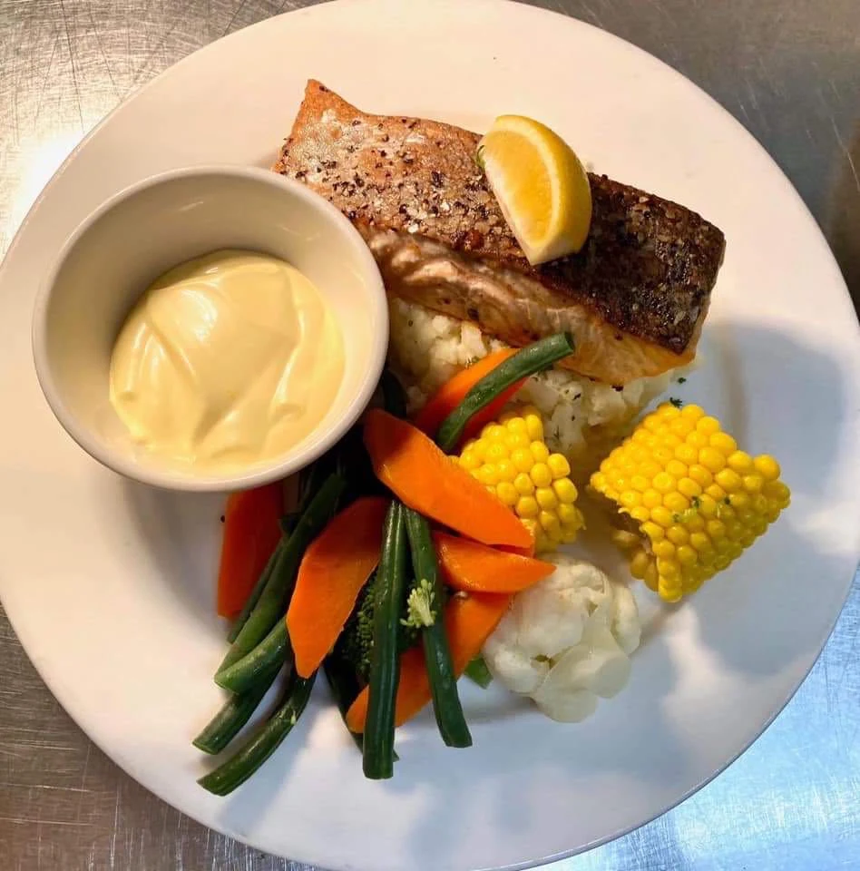 Highlights, Steakroad Bar & Grill