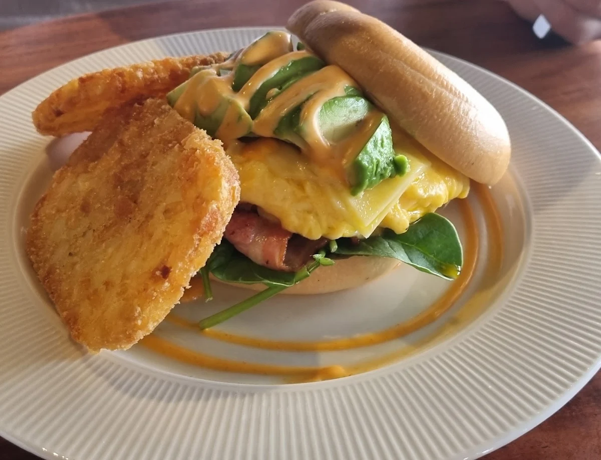 Breakfast Bagel with Hash Brown