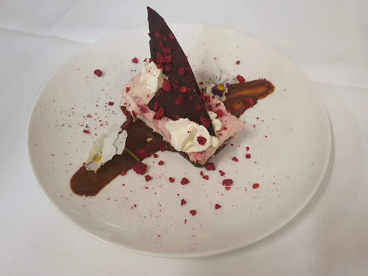 Cheesecake, Settlers Tavern
