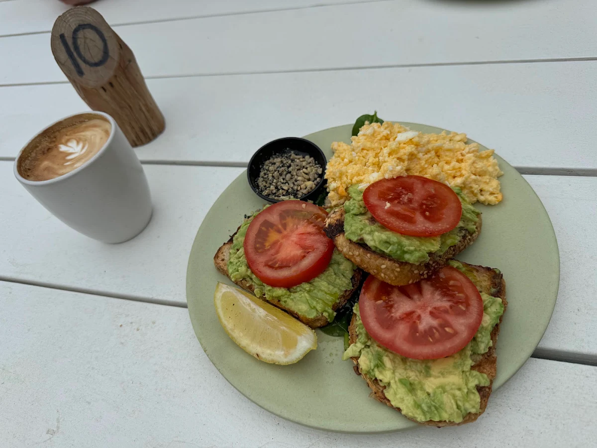 Smashed Avocado, HAH Lornebeach