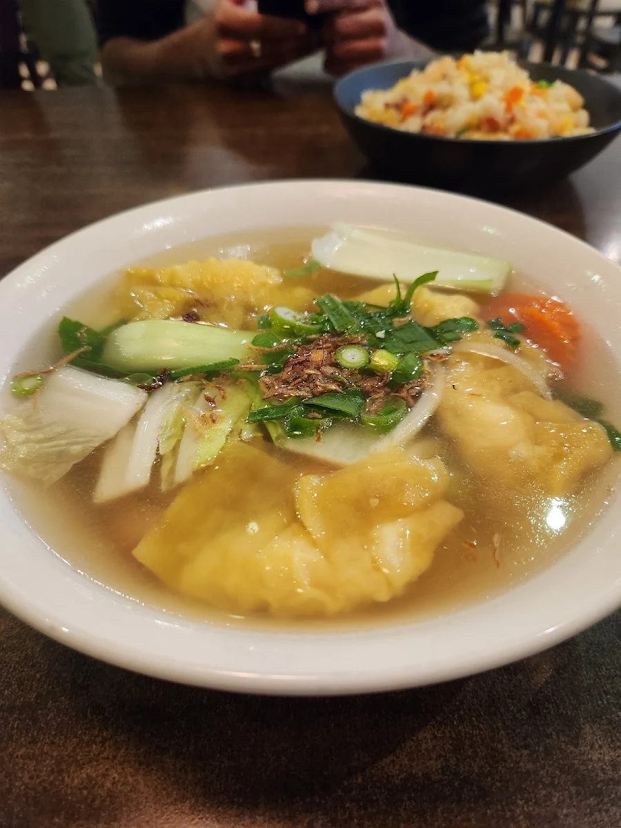 MI Hoanh Thanh Wonton Noodle Soup
