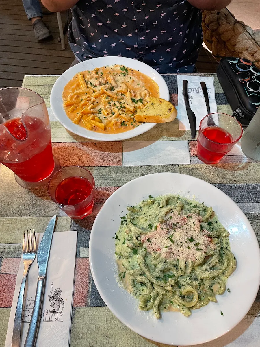Maccheroni Salmon, The BBQ Father Restaurant & Deli