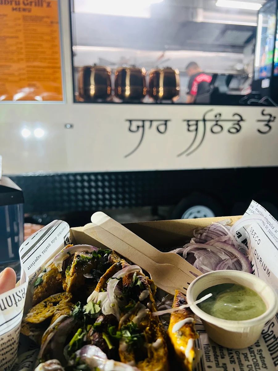 Highlights, Gabru Grill'z(Yaar Bathinde To)