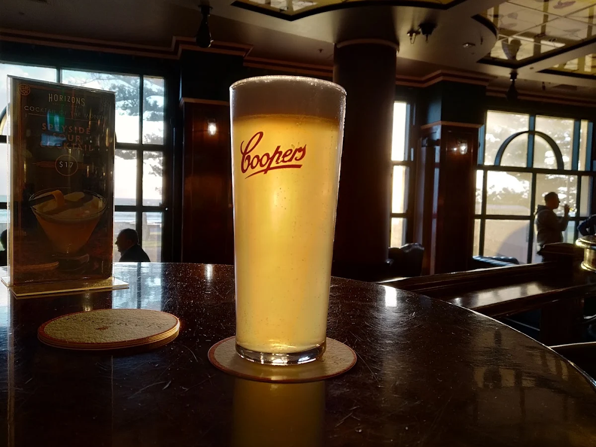 Beer, Horizons Cocktail Lounge