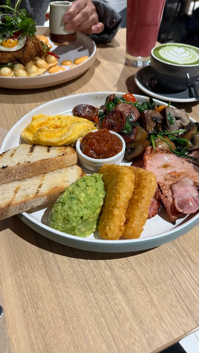 Breakfast Plate, Billy’s Central
