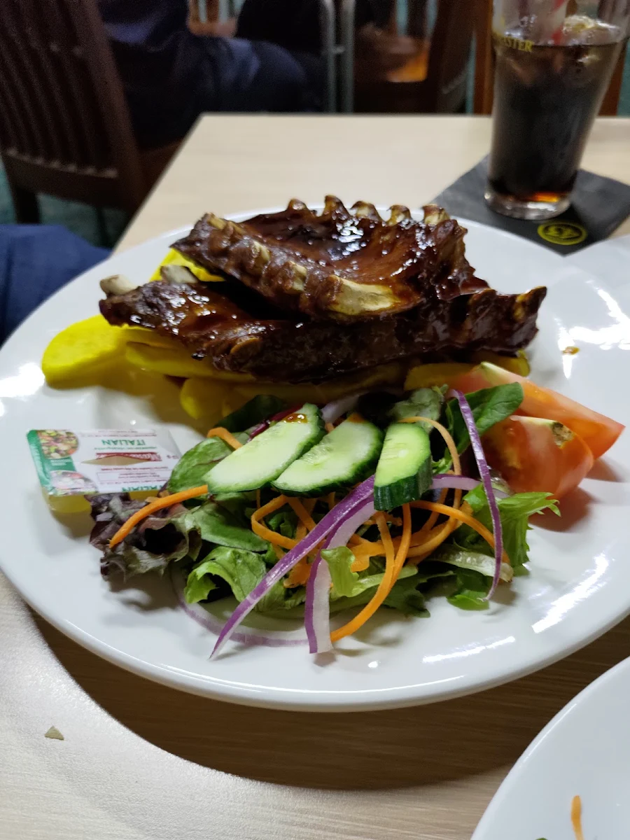 Highlights, Newmarket Hotel