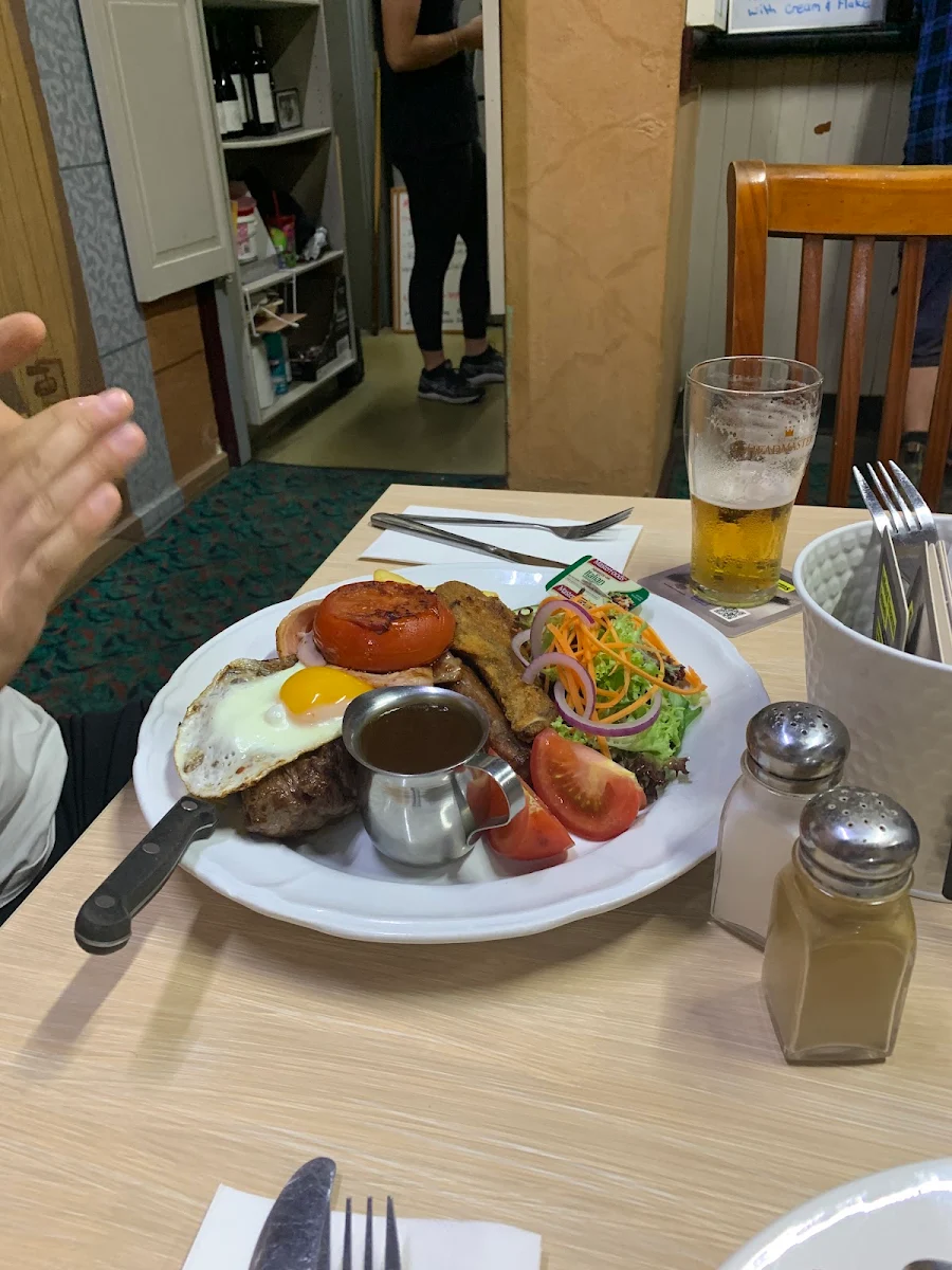 Highlights, Newmarket Hotel