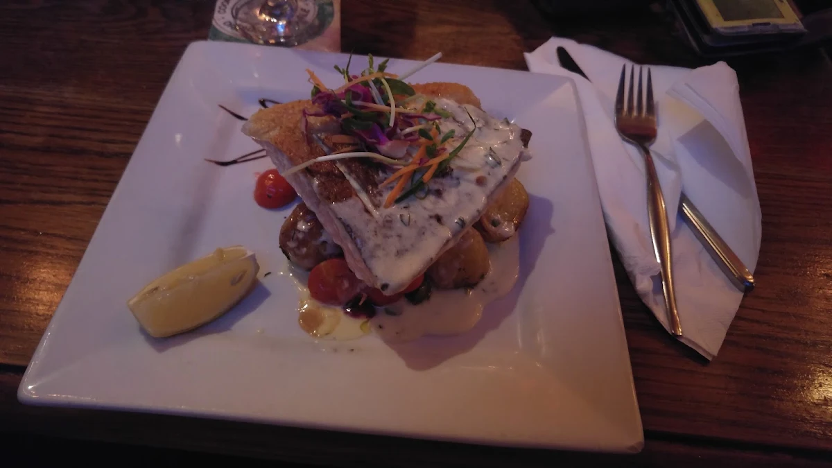 Highlights, Oak Tree Tavern