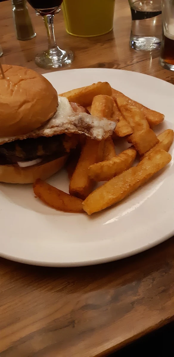 Highlights, Oak Tree Tavern
