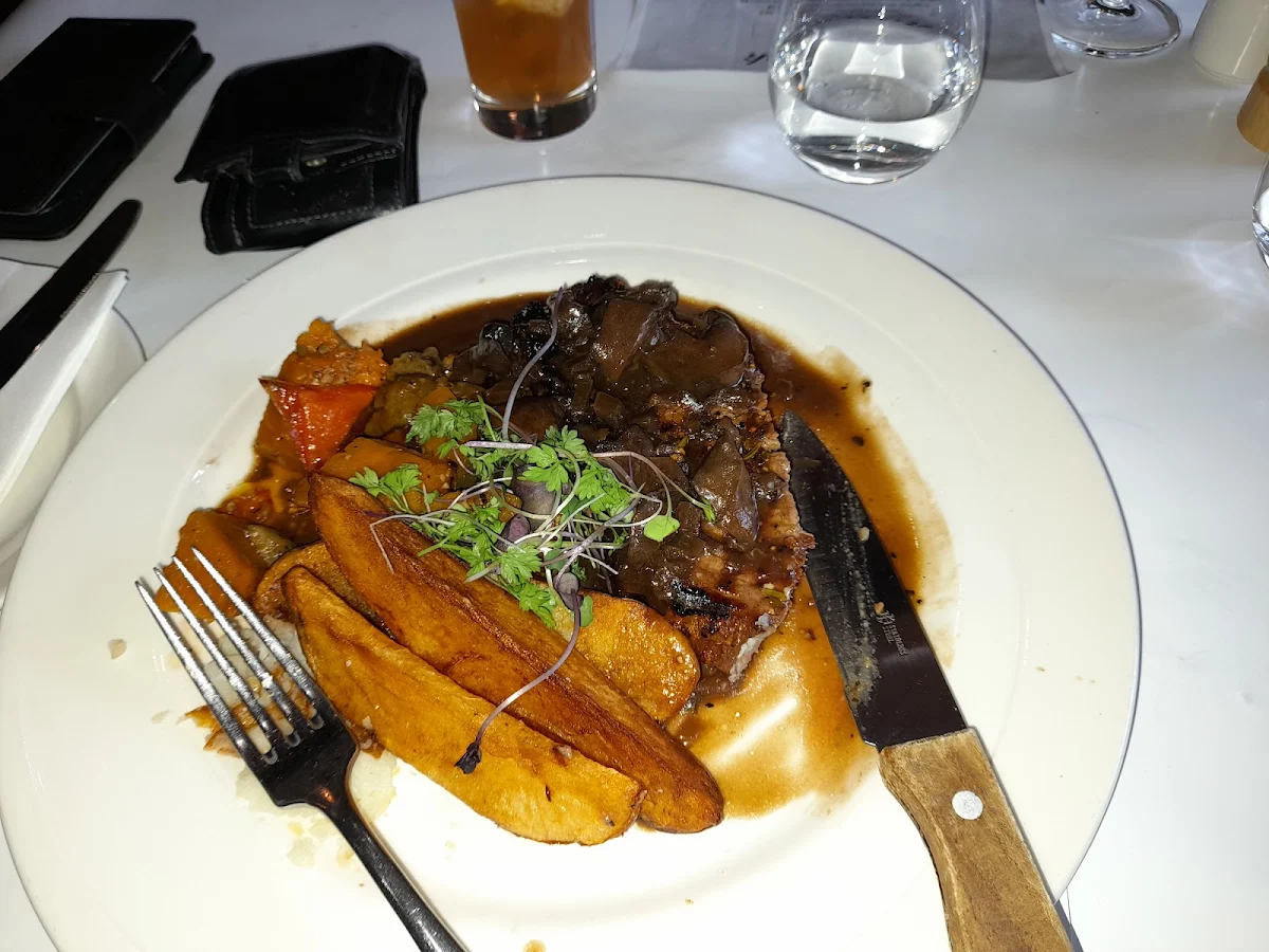 Highlights, Oak Tree Tavern