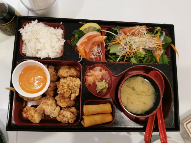 Highlights, Sushi House