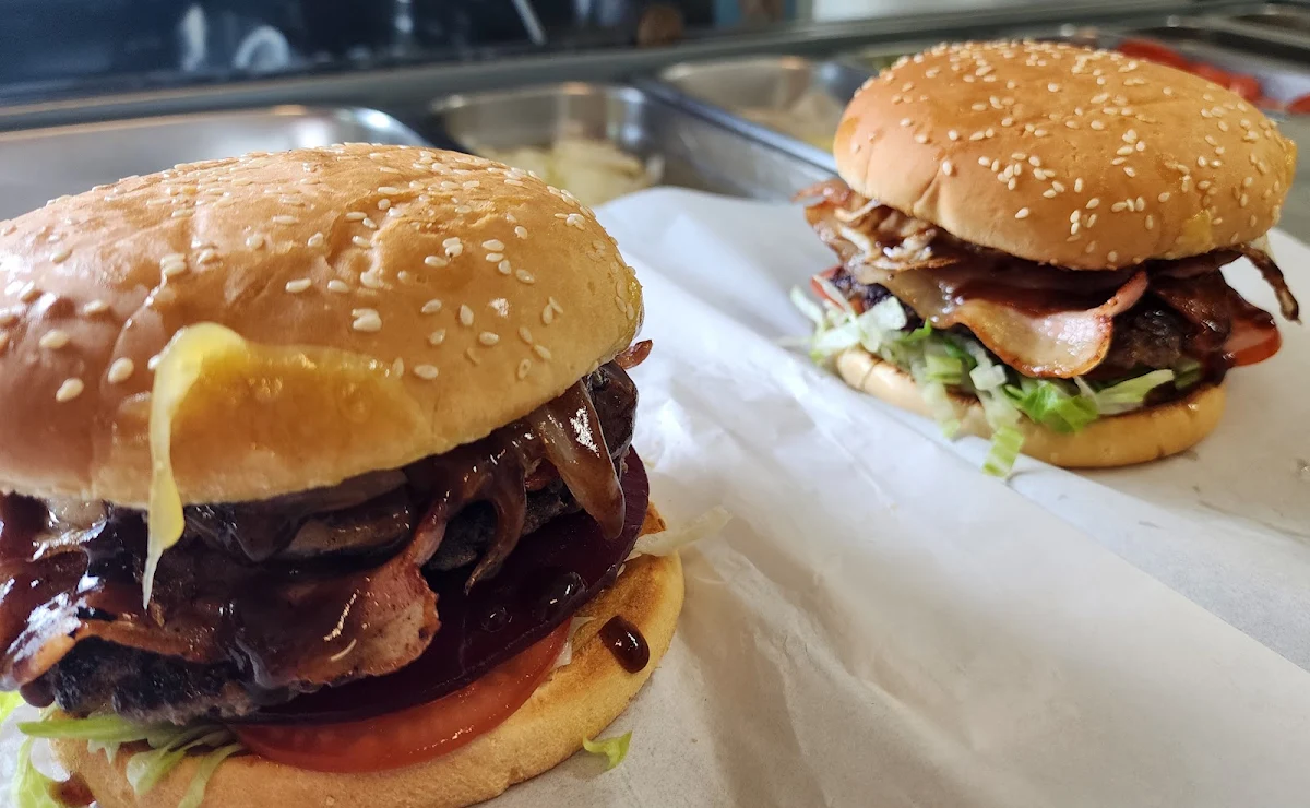Highlights, Rj's Beach Cafe & Takeaway