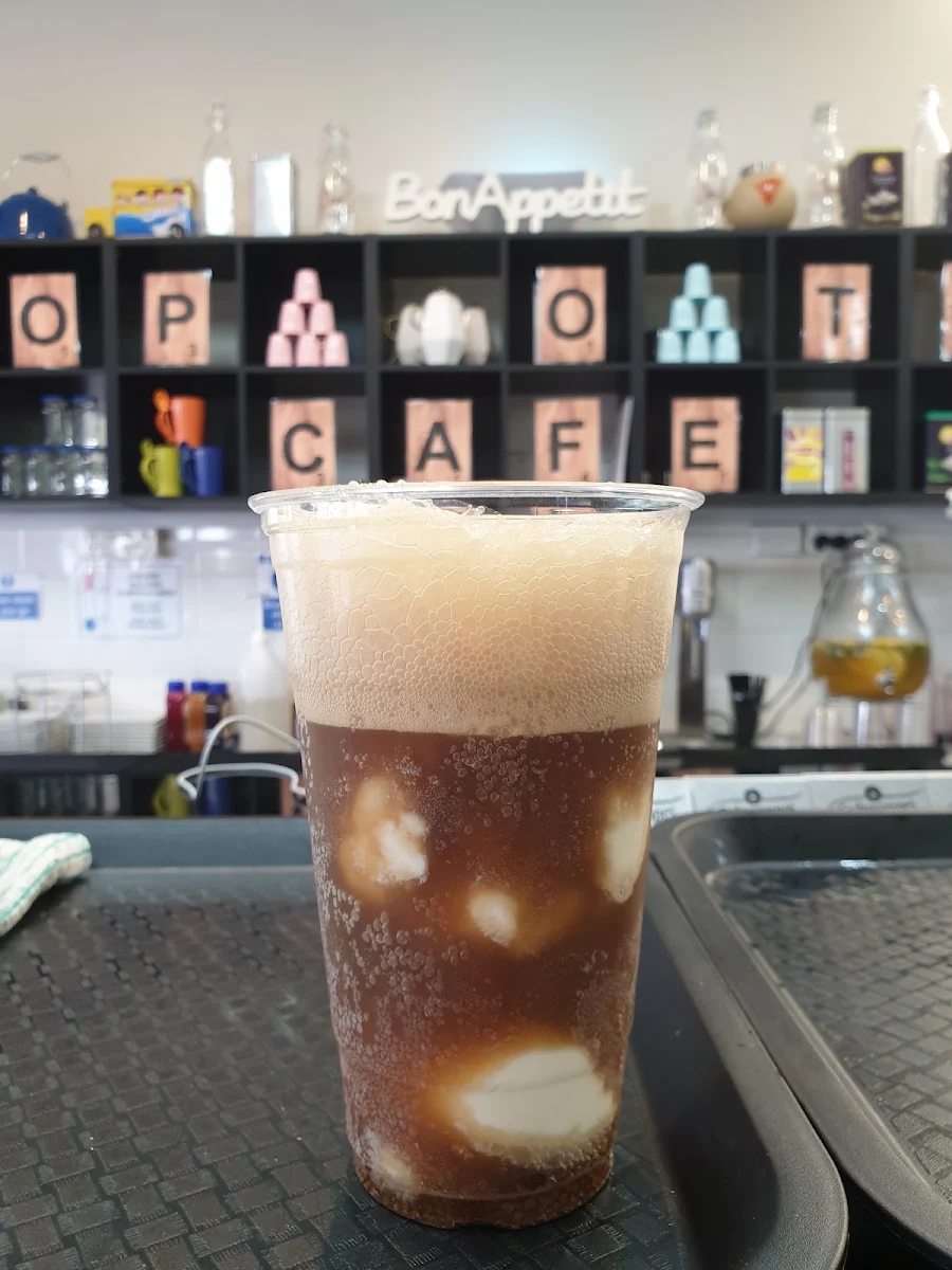 Float, Bay Leaf Cafe