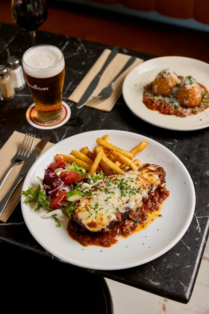 Highlights, Captain Cook Hotel Paddington