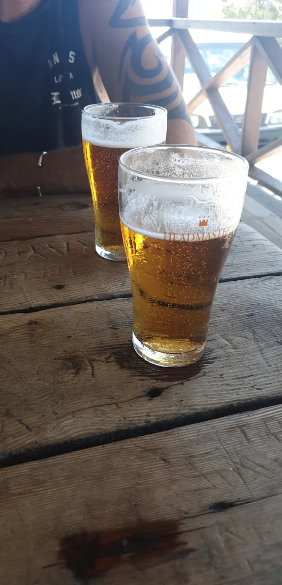 Highlights, Catho Pub ("Catherine Hill Bay Hotel")