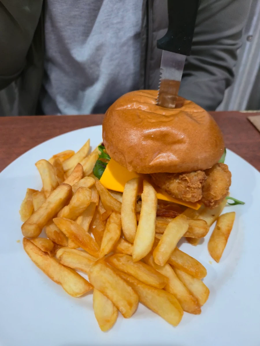 Highlights, Catho Pub ("Catherine Hill Bay Hotel")