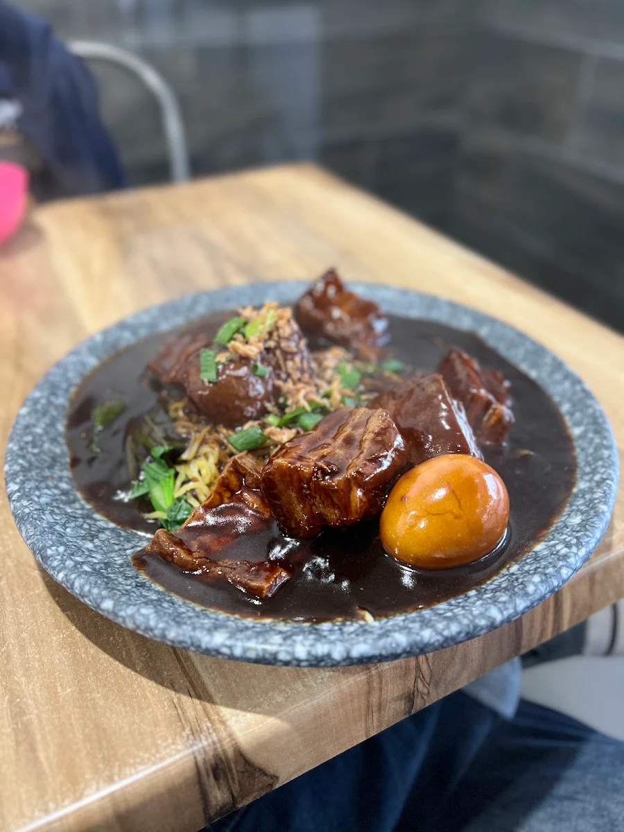 Hakka Pork Belly with Noodles Dry P